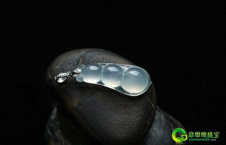 老坑冰玻璃种翡翠A货玉四季豆吊坠(特惠)