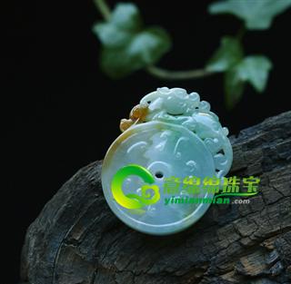 三彩翡翠玉挂件-复古龙壁