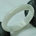 姱容修态缅甸冰糯种翡翠圆手镯57mm