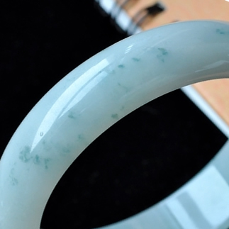 淡然如玉缅甸冰糯种翡翠圆手镯59mm