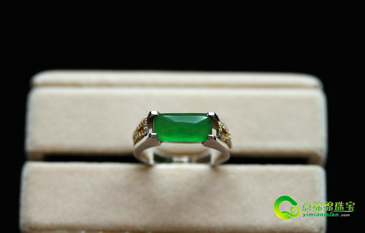 又到一年结婚时+结婚戒指戴哪只手你知道吗